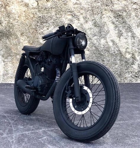 6,865 Likes, 21 Comments - Cafe's of Insta (@cafesofinsta) on Instagram: “All. Black. Everything. • 20% DISCOUNT using the code: BLACK20 on our motorcycle lifestyle goods at…” Harley Scrambler, Cafe Racer Parts, Suzuki Cafe Racer, Cafe Racer Moto, Motorcycle Camping Gear, Мотоциклы Cafe Racers, Motorcycle Aesthetic, Cafe Racing, Cafe Bike