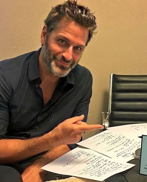 𝑷𝒆𝒕𝒆𝒓 𝑯𝒆𝒓𝒎𝒂𝒏𝒏 𝒇𝒂𝒏 𝒑𝒂𝒈𝒆 on Instagram: "• Let's play a game 😁 Where are you from? • #PeterHermann #TeamCharles #YoungerTV #ForeverYounger" Let's Play A Game, Peter Hermann, Lets Play A Game, Play A Game, Lets Play, Fan Page, Fan, Let It Be, On Instagram