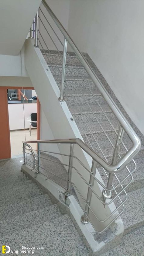 Steel Railings For Stairs, Modern Stair Railing Stainless Steel, Staircase Glass Design, Ss Railing, Stainless Steel Stair Railing, Granite Stairs, Steel Stairs Design, Steel Grill Design, Steel Stair Railing