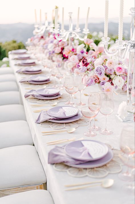 Pink And Lavender Table Setting, Pastel Lilac Wedding Theme, Lilac Pink And White Wedding, Lilac And Light Pink Wedding, Pink And Purple Bridal Shower Decor, Lavender Wedding Place Setting, Lilac And Beige Wedding, Spring Wedding Dinner Ideas, Lavender Theme Party Decoration