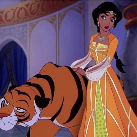 Princess Jasmine and Rajah the tiger Princesas Disney Anime, Disney Live Action Movies, Tiny Spoons, Aladdin 2019, Disney Princesses And Princes, Disney Jasmine, Aladdin Jasmine, Princess Movies, Disney On Ice