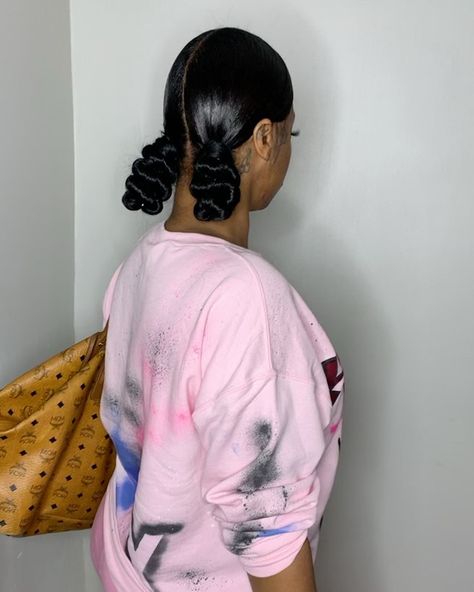 16 Year Old Run✨GLOSSITALS✨ on Instagram: “Second attempt on the double knot buns😊 this time just a middle part😋pretty babeeee, I litterally have bombbbb clients 😍😍😍😍😍 NO WAX OR…” Pigtail Buns Black Women, Two Low Buns Hairstyle Black Women, Two Knot Buns, Two Buns Hairstyle, Two Buns, Top Knot Bun, Weave Ponytail Hairstyles, Knot Bun, Peinados Recogidos