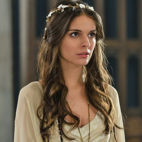 Kenna Reign, Reign Hairstyles, Lady Kenna, Caitlin Stasey, Reign Tv Show, Marie Stuart, Reign Fashion, The Dictator, Portraits Of Women