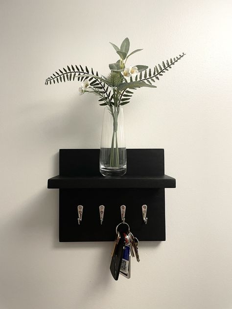 Black Wood Room Decor, Kitchen Key Holder Ideas, Key And Wallet Holder, Small Dining Room Ideas Decor, Key Holders For Wall, Bedroom Wood Decor, Unique Key Holder, Key Holder Entryway, Home Decor Ideas Apartment