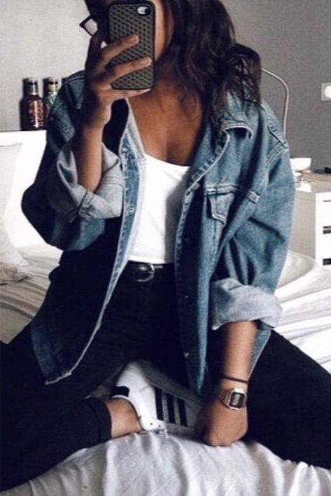 Macy's - Sts Blue Oversize Boyfriend Jean Jacket - boyfriend jean jacket - oversized jean jacket - adidas sneakers Street Style Vintage, Street Style Photography, Skirt Diy, Instagram Baddie, Oversized Jean Jacket, Streetwear Mode, 90's Fashion, Boyfriend Jean, Oversized Denim Jacket