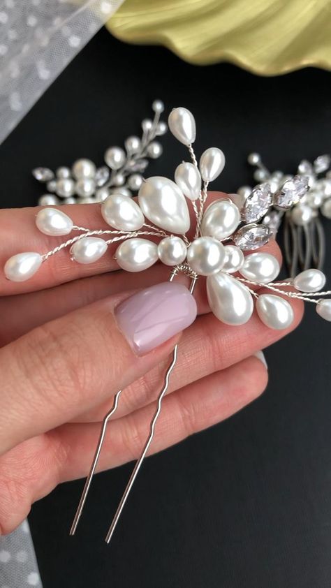 Bridal hair pins White wedding Jewelry for bridal | Hair accessories, Body jewelry diy, Diy hair jewellery Diy Pearl Hair Accessories, Diy Jewelry Videos, Body Jewelry Diy, Diy Earrings Materials, Diy Hair Accessories Ribbon, Beaded Hair Pins, Bead Hair Accessories, Motifs Perler, Hair Jewellery