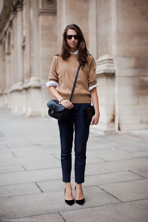 Dressing in heels | A Cup of Jo Casual Chique Stijl, Style Désinvolte Chic, Preppy Women, Stockholm Street Style, Preppy Casual, Baggy Pants, Womens Fashion For Work, Collared Shirt, Mode Vintage