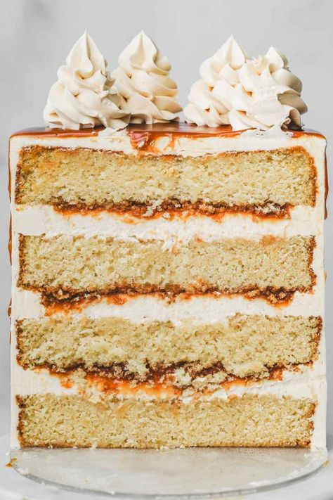 Vanilla Cake With Caramel Frosting, Caramel White Chocolate Cake, Salted Caramel Layer Cake, Caramel For Cakes, Salted Caramel Cake Recipe, Cakes With Caramel, Carmel Cake, Cheesecake Caramel, Salted Caramel Buttercream