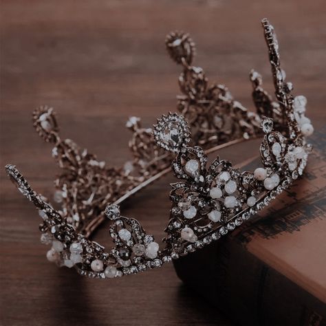 Victoria + Core, Royalty Core, Aesthetic Dump, Crown Aesthetic, Royal Core, Diy Crafts For Girls, Royalty Aesthetic, Royal Aesthetic, Beautiful Tiaras