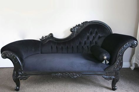 Gothic Couch, Gothic Sofa, Types Of Couches, Velvet Chaise Lounge, Ornate Furniture, Gothic Decor, French Furniture, Gothic House, French Style