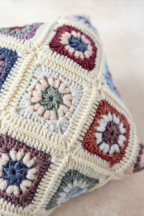 Granny Square Pillow Cover, Crochet Granny Square Pillow, Granny Square Pillow, Crochet Luxury, Diy Granny Square, Autumn Crochet, Crochet Fall, Crochet For Home, Pattern Library