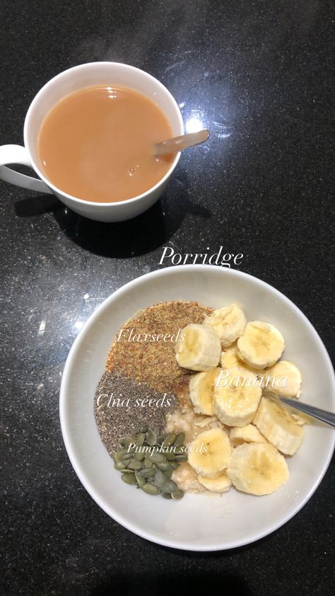 Oatmeal with honey, banana, chia, pumpkin and flax seeds with english tea 🤤 Flax Oatmeal, Oatmeal With Pumpkin Seeds, Pumpkin And Flax Seed Recipes, Oatmeal With Chia And Flax Seeds, Pumpkin Seed Oatmeal, Pumpkin Seeds Recipe Honey Cinnamon, Pumpkin Seed Granola, Fall Breakfast, English Tea