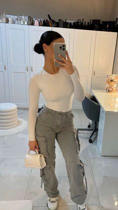 Zara Drip, Funny Fashion, Fashion Statements, Wide Jeans, Fashion Mistakes, Flare Leggings, The Rise, Stay Tuned, Winter Fashion