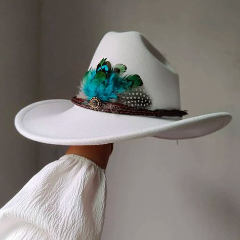 Feather Trimmed 9CM Wide Brim Western Hats Woodland Gatherer Australia Decorated Sun Hats, Vaquera Boots, Sombrero Cowboy, Feathered Hat, Custom Cowboy Hats, Birthday Sweater, Rodeo Party, Country Hats, Boho Festival Fashion