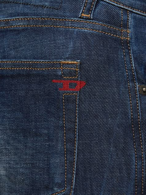 D-Strukt 009GQ, Azul Oscuro Denim Details Jeans, Jean Back Pocket, Jean Pocket Detail, Denim Pocket Details, Washed Blue Jeans, Jean Pocket Designs, Mens Designer Jeans, Typographic Logo Design, Mens Fashion Denim