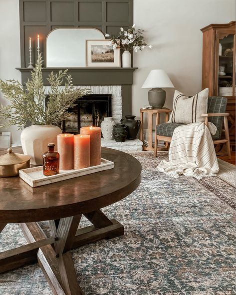 Living Room Boho Farmhouse, Boho Farmhouse Living Room, Comfy Living Room Decor, Loloi Rug, Living Room Boho, Boho Farmhouse Decor, Cottagecore Home, Amber Lewis, Front Rooms