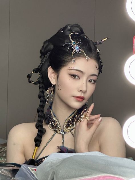 Kiki Xu, Xu Jiaqi, Female Reference, Family Jewels, Chinese Actress, Instagram Update, Pretty Woman, Girl Group, Actresses