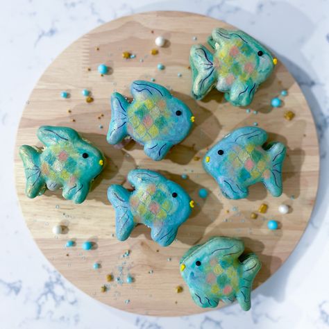 Fish Macarons, Lobster Party, The Rainbow Fish, Rainbow Fish, The Rainbow, Macarons, Shells, Rainbow, Fish