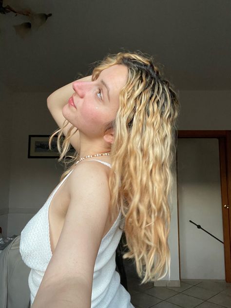 #nose #bignose #longnose #italiannose #ethnicnose Blonde Hair Big Nose, Long Nose Women, European Nose, Italian Nose, Big Nose Women, Roman Nose, Big Nose, Big Noses, Italian Women