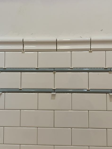 Subway Tile Bathroom Accent Strip, Subway Tile Bathroom Pattern, Classic Tile Patterns, Subway Tile Ideas For Bathroom, Classic Subway Tile Bathroom, Marble And Subway Tile Bathroom, Vintage Tiled Bathrooms, Bathroom Tile Wainscotting, Bathroom Tile Shower Ideas