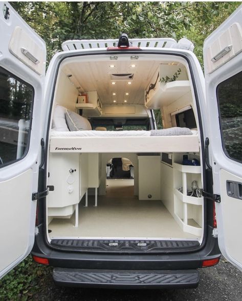 Sprinter 144 Conversion, Cozy Van, Vw Kampeerwagens, Van Conversion Build, Kombi Motorhome, Bus Living, Van Conversion Interior, Build A Camper Van, Build A Camper