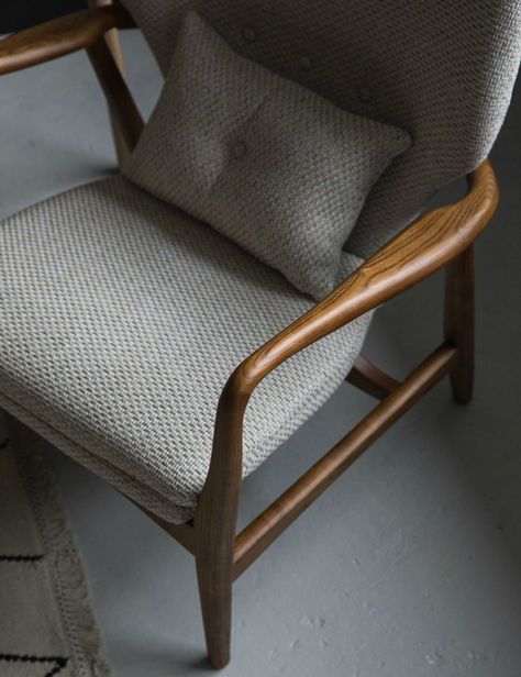 Aarhus mid-century chair, Rose & Grey Comfy Office Chair, Mid Century Lounge, Mid Century Modern Armchair, Blue Chairs Living Room, Mid Century Lounge Chairs, Comfortable Office Chair, Dream Furniture, Eames Chairs, Mid Century Armchair