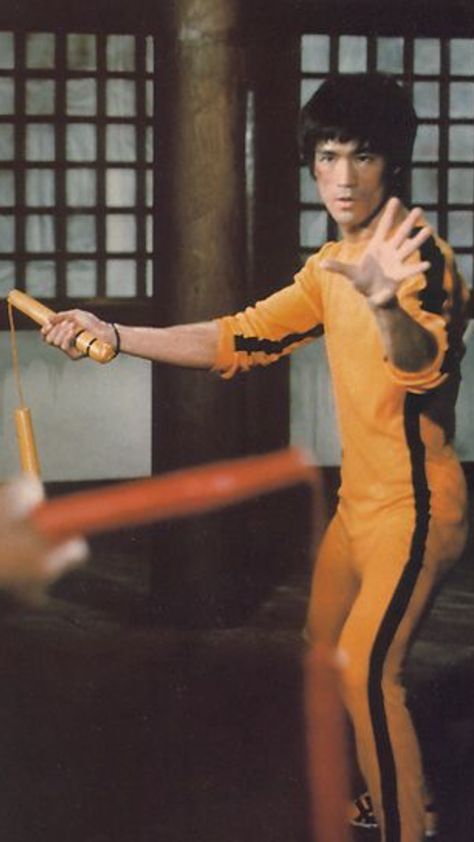 Bruce Lee Art, Bruce Lee Martial Arts, Kung Fu Movies, Bruce Lee Photos, Steven Seagal, Jeet Kune Do, Jet Li, Martial Arts Movies, Yellow Jumpsuit