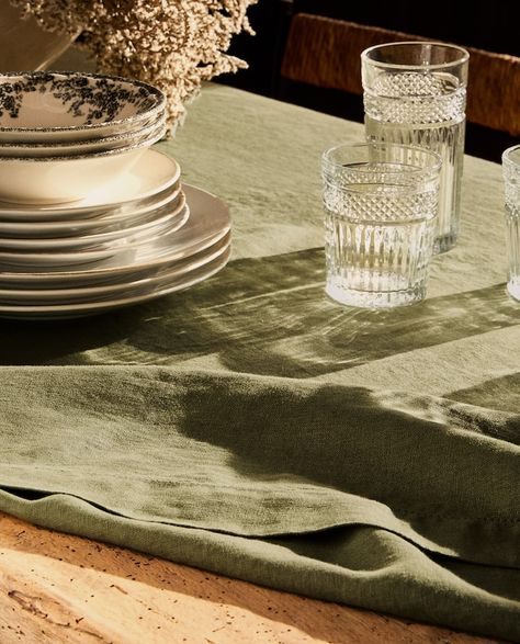 Image of the product HEMSTITCHED LINEN TABLECLOTH Minimal Homes, Tuscan Villa, Minimal Decor, Food Photography Styling, Flipping Houses, Cozy Decor, Scandinavian Home, Kitchen Sets, Minimalist Decor