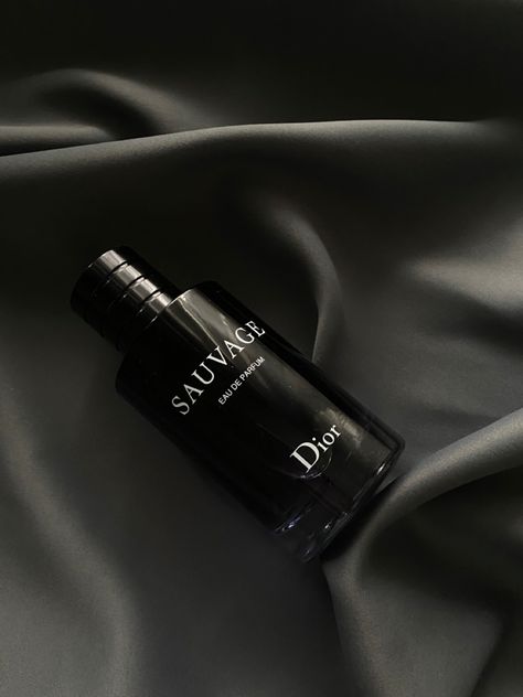 #dior @dior #instagram #sauvage #diorbeauty #aesthetic Dior Sauvage Perfume Aesthetic, Profumo Aesthetic, Man Parfume Aesthetic, Dior Sauvage Aesthetic, Sauvage Dior For Men, Dior Dark Aesthetic, Dior Sauvage Perfume, Dior Perfume Aesthetic, Sauvage Perfume