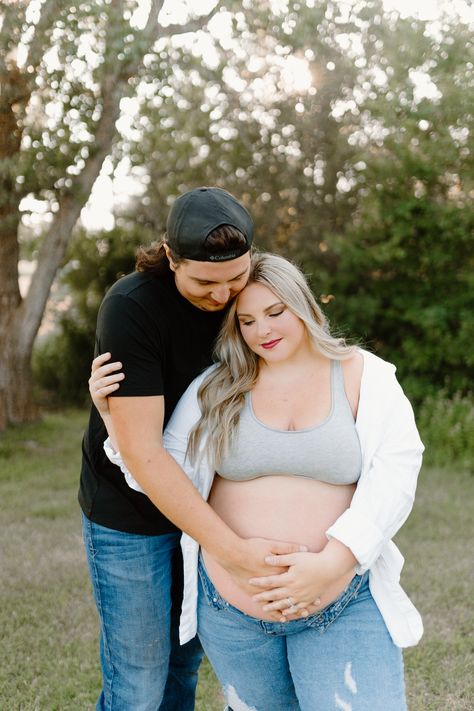 Plus Maternity Photography, Maternity Photography Plus Size, Plus Size Maternity Photos, Indoor Maternity Photos, Pregnant Women Fashion, Maternity Dresses Photography, Plus Size Posing, Maternity Photography Poses Pregnancy Pics, Maternity Photography Outdoors