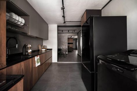 Check out this Industrial-style HDB Kitchen and other similar styles on Qanvast. Industrial Theme House, Dark Theme Interior Design, Hdb Industrial Design, Hdb Kitchen Ideas, Hdb Kitchen Design Singapore, Industrial House Interior, Brutalism Interior, Industrial Interior Kitchen, Hdb Kitchen