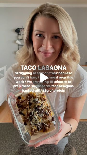 Ashley Starcher | Macro Coach on Instagram: "A MUST SAVE 🙌🏼 5 ingredient taco lasagna for when. you need an easy protein packed meal prep, but don’t have hours to spend on meal prepping!  Serves 4  Ingredients: 4 tortillas (I used Ole Xtreme tortillas) 1 lb ground beef 1 packet taco seasoning 1 can black beans Colby jack cheese  Brown your ground beef and season with taco seasoning as directed. Cut your tortillas in half. Layer your bowls: 1/2 tortilla, ground beef (2oz), black beans (32g), cheese (15g) and repeat! Bake for 15-20 minutes or until the cheese is melted! Enjoy!  Macros per serving: 422 Calories 27 C | 18 F | 38 P" Taco Lasagna, Can Black Beans, Easy Protein, Counting Macros, Protein Packed Meals, Colby Jack, Better Balance, Colby Jack Cheese, Work Lunch