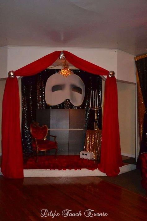 Phantom Of The Opera Trunk Or Treat, Phantom Of The Opera Backdrop, Phantom Of The Opera Decor, Phantom Of The Opera Party, Phantom Of The Opera Art, Sweet 16 Masquerade Party, Opera Wedding, Theatre Party, Combined Birthday Parties