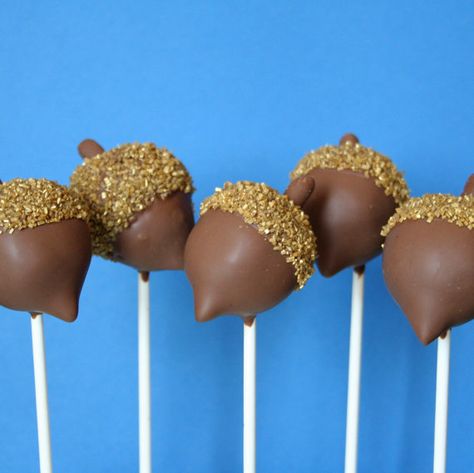 fall wedding favor ideas - acorn cake pops (by sweet whimsy shop) Acorn Cake Pops, Acorn Cake, Gluten Free Cake Pops, Thanksgiving Cake Pops, Fall Cake Pops, Thanksgiving Cakes, Gluten Free Thanksgiving, Hazelnut Cake, Cake Pop Recipe