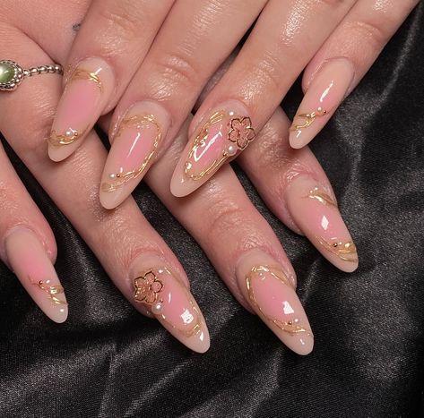 Beige And Pink Nails, Pink Nails With Flowers, Nails With Flowers, Ny Nails, Beige And Pink, Acrylic Toe Nails, Graduation Nails, Asian Nails, Gel Nail Art Designs