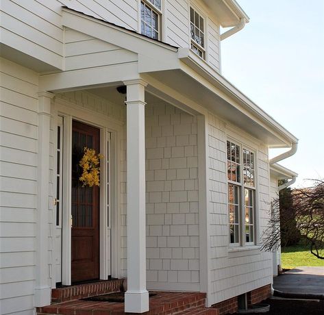 Shaker Siding Exterior With Brick, White Vinyl Siding House Curb Appeal, Vinyl Shingle Siding Exterior, White Shake Siding Exterior, White Shaker Siding Exterior, Hardy Plank Siding Exterior, Shaker House Exterior, White Shingle House Exterior, Shake Siding House