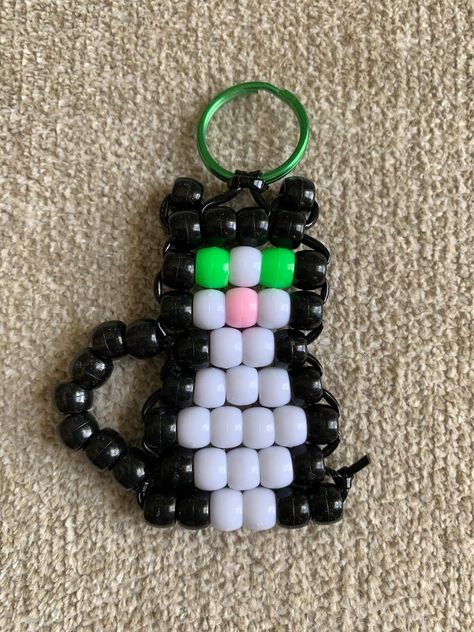 Cat/kitten Kandi Pony Bead Keychains - Etsy Pony Bead Cat, Diy Keychain Ideas Beads, Pony Bead Keychains, Pony Bead Animals Patterns, Kandi Keychain, Bead Keychain Patterns, Halloween Kandi, Silly Crafts, Kandi Jewelry