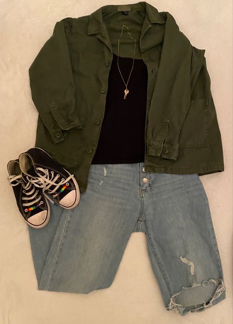 Green Outfit Grunge, Green Aesthetic Outfit Men, Nerdy Outfits Aesthetic, Dark Green Jacket Outfit, Nerd Aesthetic Outfit, Green Grunge Outfit, Winter Grunge Outfits, Dark Green Jacket, Green Jacket Outfit