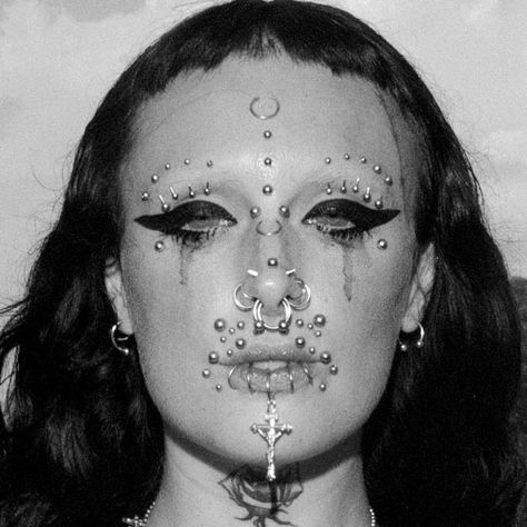 Facial Piercing Jewelry, People With Lots Of Piercings, Heavy Body Modification, Full Face Of Piercings, Heavy Piercings, Tough Piercing, Tattoos And Piercings Aesthetic, Multiple Face Piercings, Unique Facial Piercings