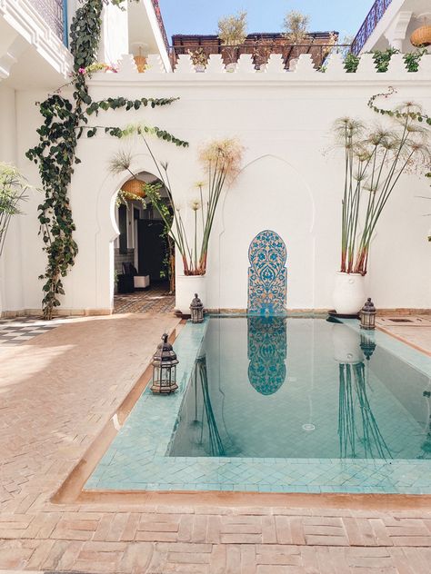 Tiled Swimming Pools, Moroccan Exterior, Moroccan Pool, Spanish Pool, Ideas De Piscina, Mediterranean Pool, Riad Marrakech, Minimalism Design, Indoor Swimming Pool