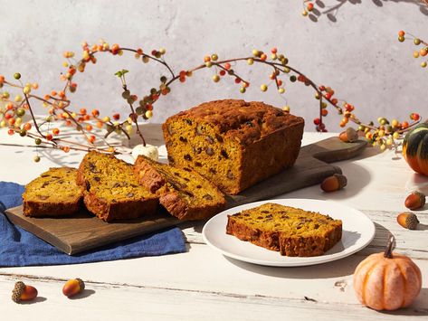 Pumpkin Pineapple Bread - Fall Sweet Bread Recipe Sweet Bread Recipe, Smoothie Kits, Blueberry Smoothie Bowl, Spiced Walnuts, Pineapple Bread, Fruit Chip, Fruit Parfait, Blueberries Smoothie, Bread Serving