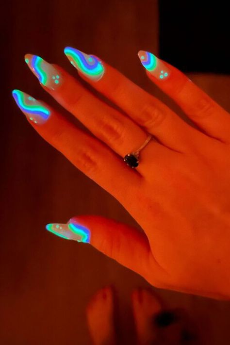 Rave Nails, Dark Nail Designs, Firework Nails, Glow Nails, Basic Nails, Festival Nails, Dark Nails, Minimalist Designs, Daily Practices