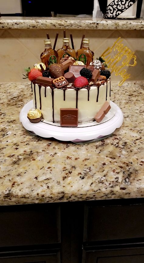 Crown Apple Cake, Cake With Drip, Dessert Auction, Booze Cake, Alcohol Birthday Cake, Crown Apple, Alcohol Cake, 21st Birthday Cakes, Adult Birthday Cakes