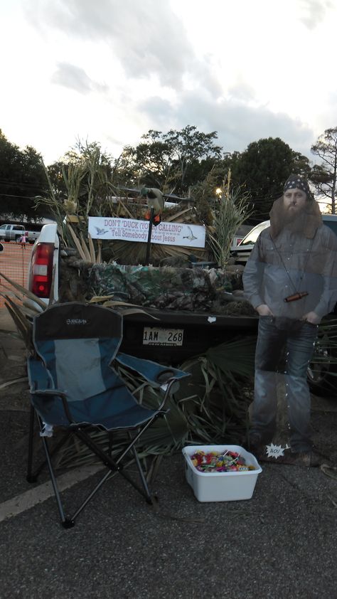 Duck Dynasty Trunk Or Treat Ideas, Duck Blind Trunk Or Treat, Deer Trunk Or Treat Ideas, Country Trunk Or Treat Ideas, Duck Dynasty Trunk Or Treat, Carnival Trunk Or Treat, Carnival Trunk, Church Trunk, Trunker Treat Ideas