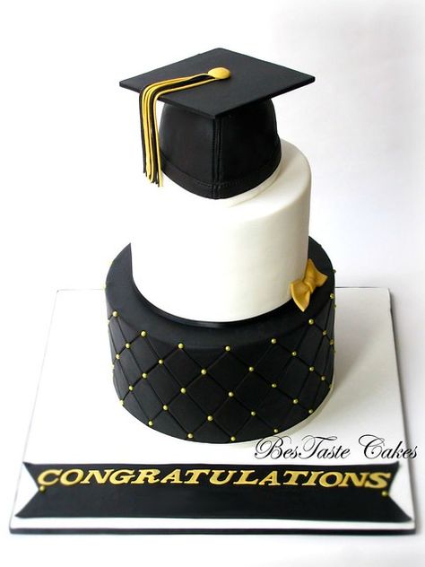 Cakes Graduation, Graduation Cake Designs, Graduation Party Cake, Paris Cakes, First Communion Cakes, Senior Graduation Party, Book Cakes, Graduation Party Planning, Horse Cake