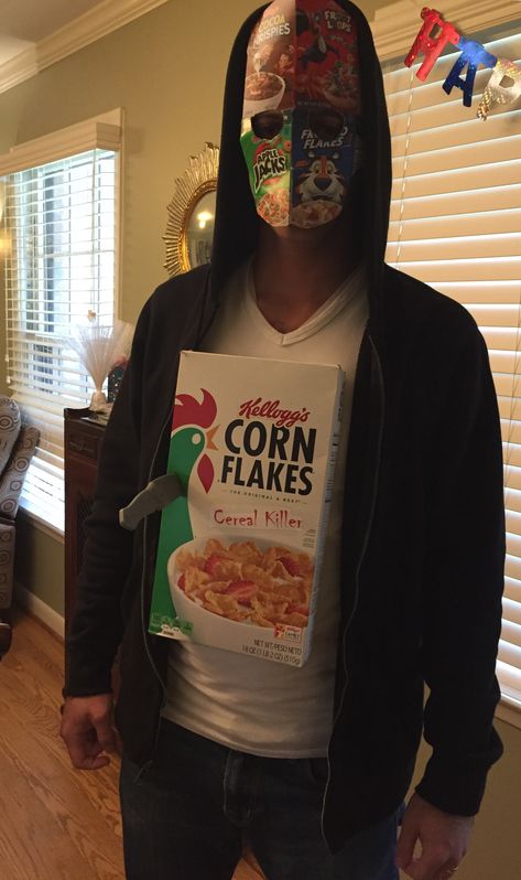 Cereal killer with mini cereal boxes made into a mask. Hot glued cornflake box to old t-shirt. Plastic dollar store knife in box Cereal Killers Costume, Diy Cereal Killer Costume, Cereal Box Costume, Cereal Killer Halloween Costume, Cereal Killer Costume, Cereal Killer Halloween, Halloween Costumes For Guys, Costumes For Guys, Mini Cereal