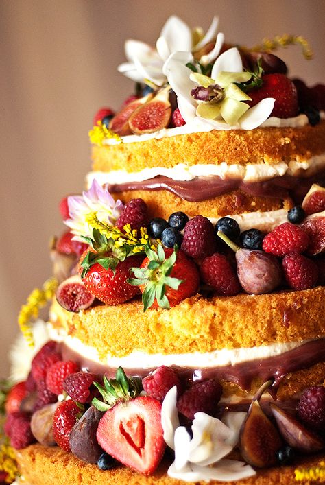 non-traditional wedding cake-I actually really love this! Gluten Free Wedding Cake, Gluten Free Wedding, Summer Wedding Cakes, Traditional Wedding Cakes, Non Traditional Wedding, Traditional Wedding Cake, Naked Cakes, Chocolate Wedding Cake