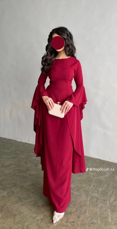 Fancy Hijabi Dresses, Classy Hijab Dress, Grad Dresses For Hijabis, Long Sleeve Dresses For Wedding Guest, Elegant Hijabi Soiree Dresses, Hijab Elegant Dresses, Red Dress With Hijab, Aesthetic Graduation Dress, Hijabi Prom Dress Classy