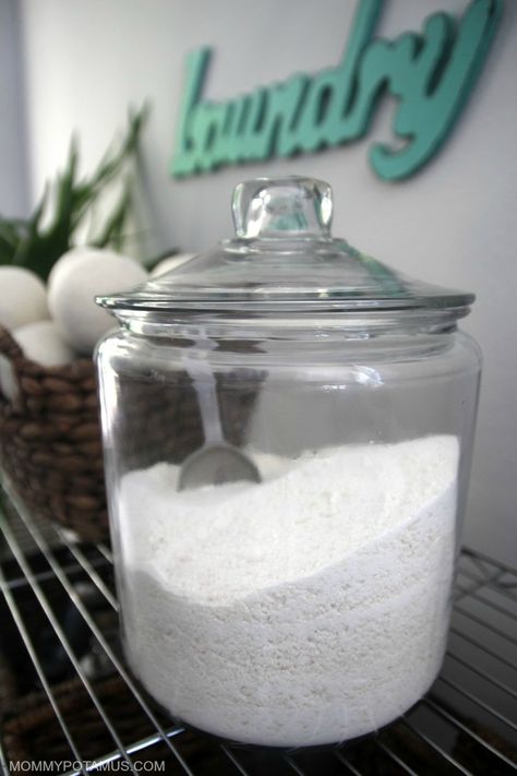 Natural Laundry Detergent Powder, Healthy Household, Linen Spray Recipe, Diy Detergent, Homemade Detergent, Laundry Detergent Recipe, Detergent Recipe, Vinegar Rinse, Laundry Soap Homemade