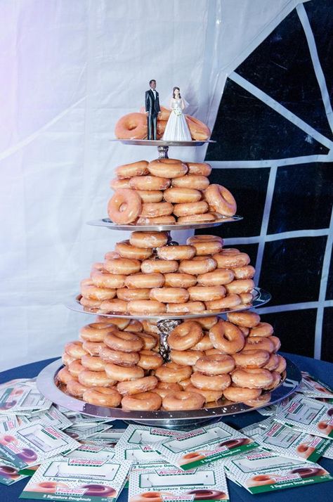 Who doesn't love Krispy Kreme Donuts! This bride and groom used our Silver Cherub Compote to display the tasty treats. Wedding Donut Display Dessert Tables, Donut Wedding Cake Display, Krispy Kreme Wedding Favors, Krispy Kreme Wedding Cake, Krispy Kreme Wedding, Krispy Kreme Wedding Cake Donut Tower, Donuts Donuts, Cake Rustic, Krispy Kreme Donuts